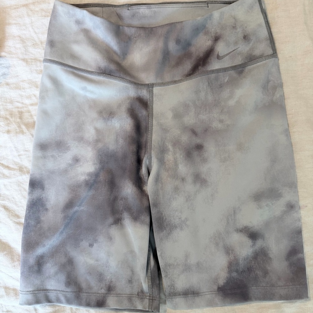 Nike Women's Cloudy Gray Bike Shorts